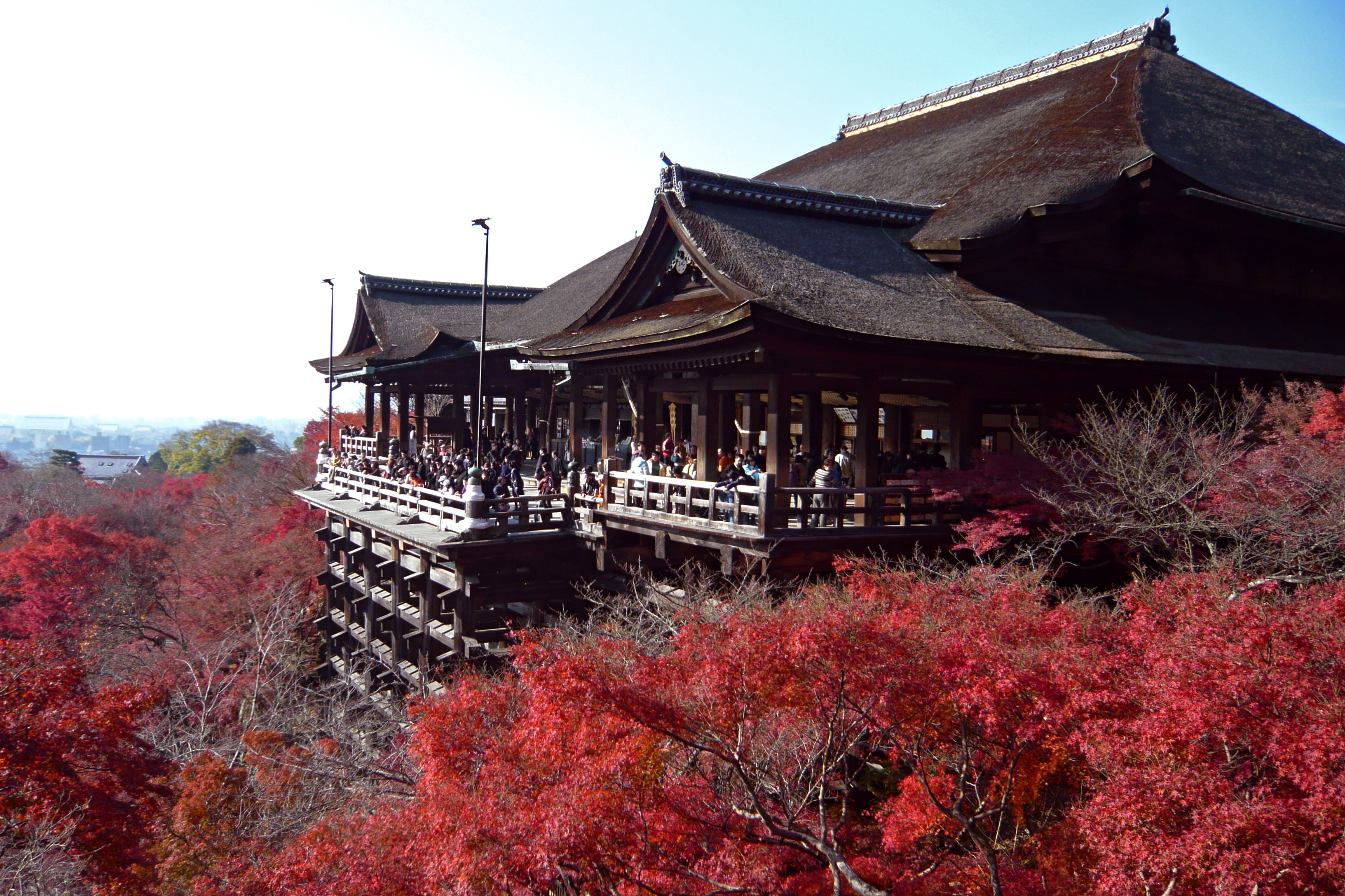 Kiyomizu-dera_in_Kyoto-r